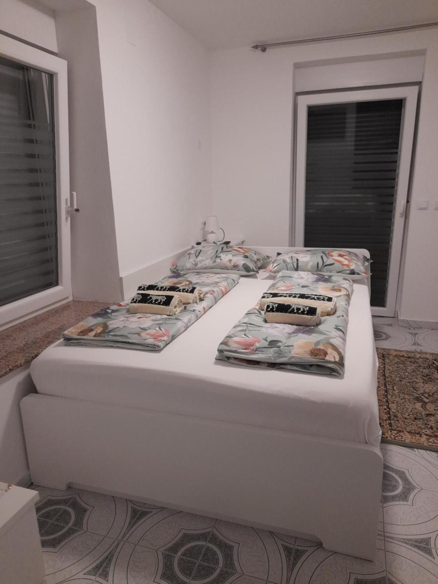 Apartments Donella Umag Ngoại thất bức ảnh
